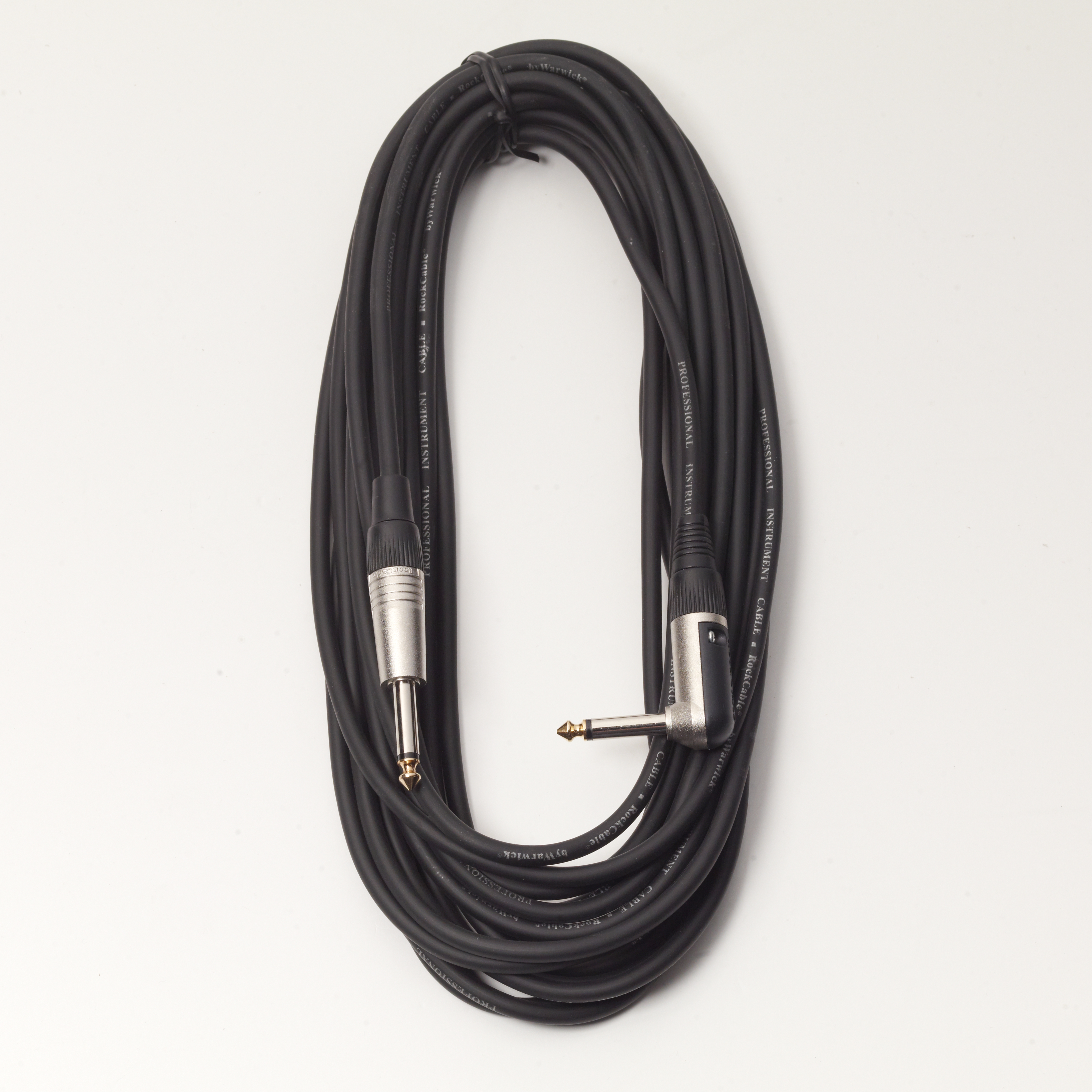 RockCable Instrument Cable - angled / straight TS (6.3 mm / 1/4"), 9 m / 29.5 ft - Black